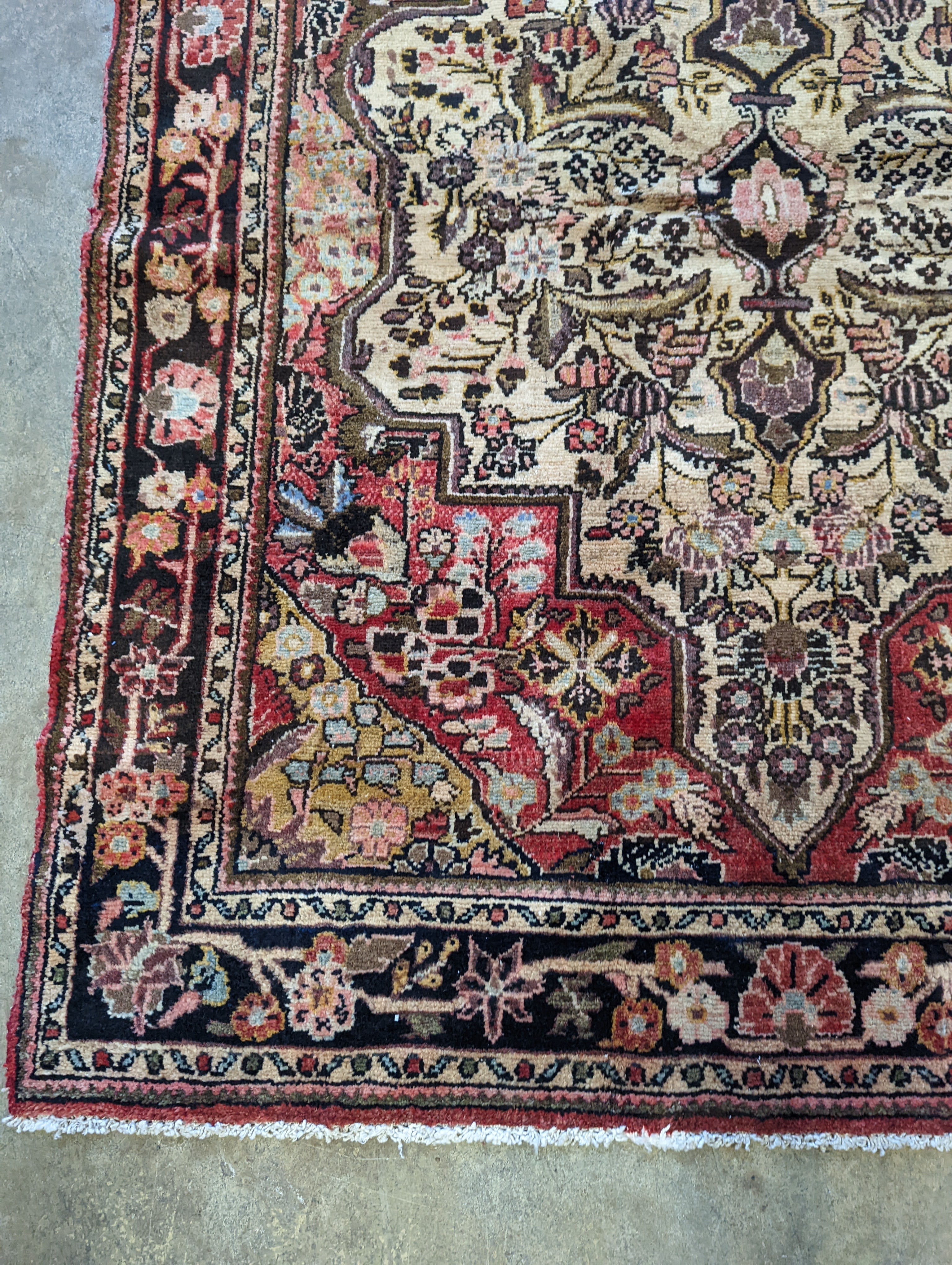 A Hamadan rug, 180 x 132cm